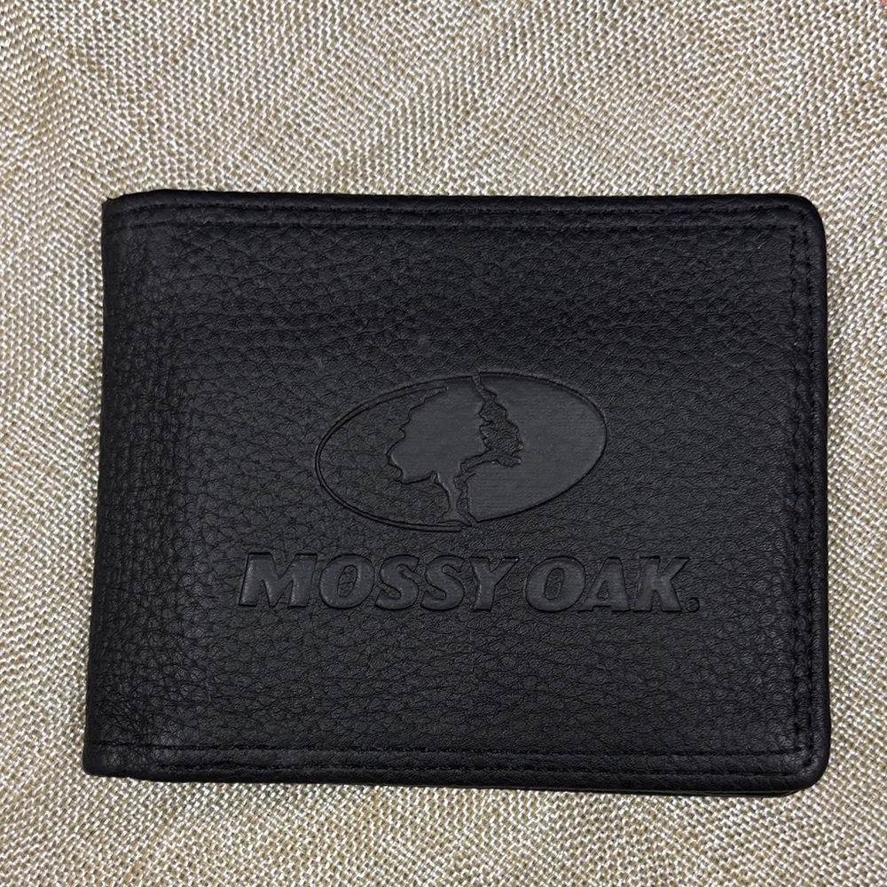 Mossy Oak Black Textured Card Holder